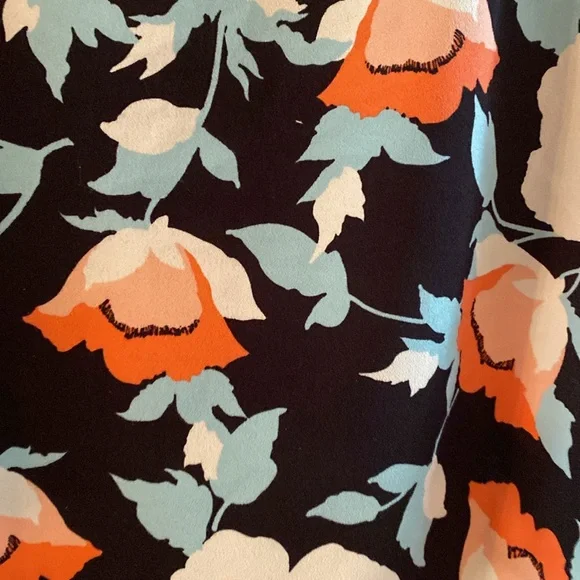 Talbots floral cap sleeve blouse - Picture 2 of 6